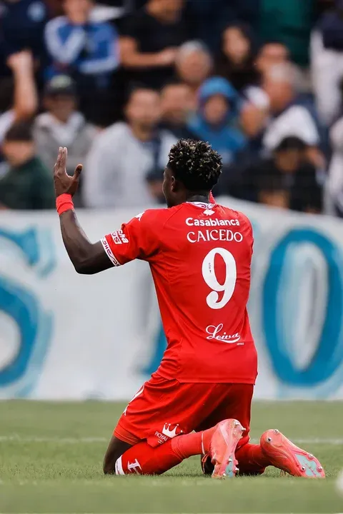 Huracán goleó a Gimnasia y volvió a puestos de clasificación en la zona B