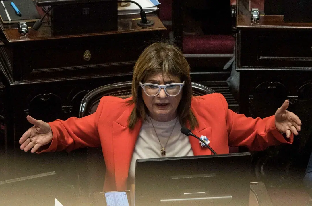 Turbulencia en LLA: Bullrich ofreció renuncia