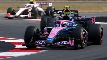 Franco Colapinto aprovechó un final de carrera caótico en Silverstone y sumó dos puntos