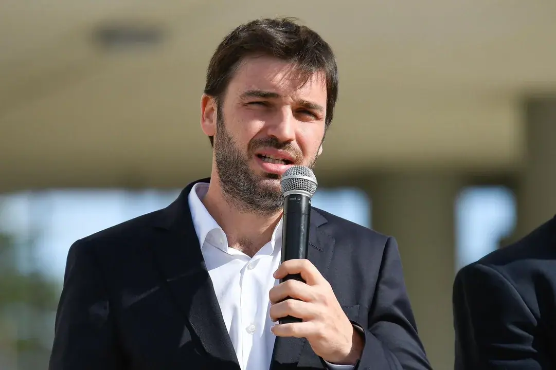 Torres presentará ante inversores en París el potencial energético de Chubut