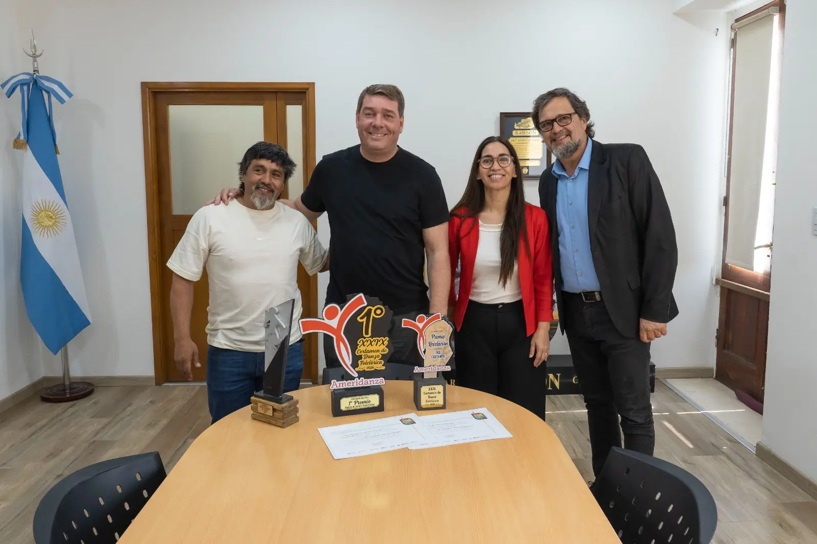 Pareja de bailarines de Rawson lograron clasificar al Pre Cosquín 2027