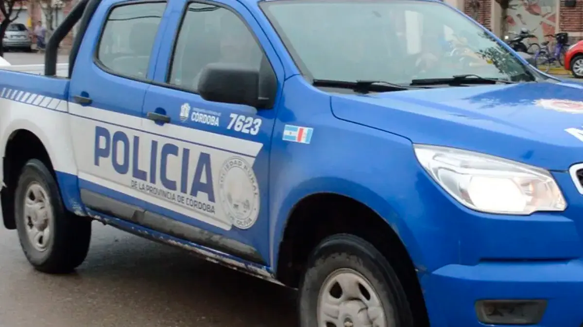 Un feroz incendio en Córdoba atrapó a una familia provocando la muerte de un niño y de una mujer