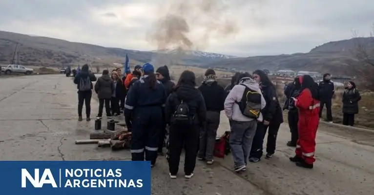 Vidal fue acusado de discriminar a Río Turbio y municipales cortaron la ruta