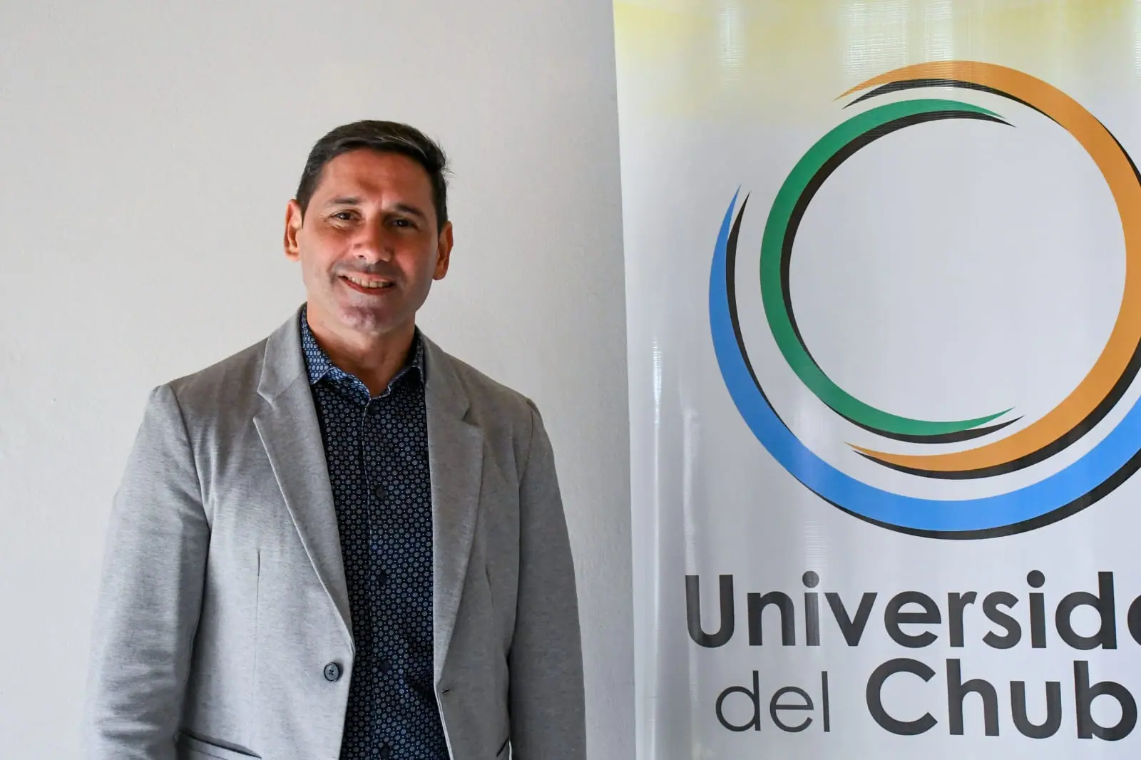 La Universidad del Chubut presenta su proceso de evaluación institucional con la visita de reconocido especialista en educación superior