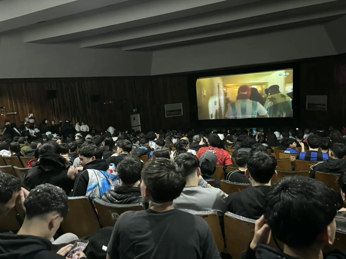 Gran convocatoria en el Cine Teatro para ver a la Selección