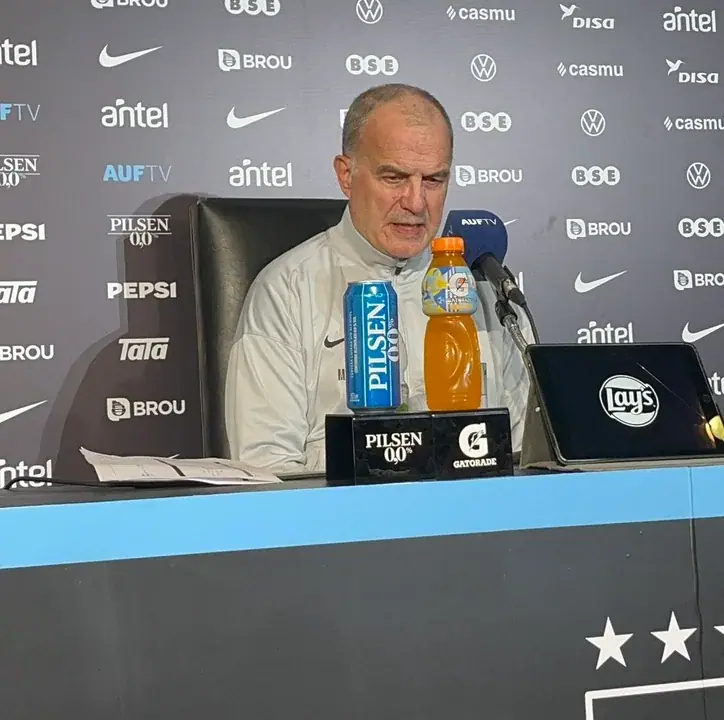 Bielsa aseguró que entregaría “todo lo que ganó” por ser campeón del mundo con Uruguay