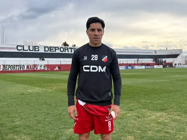 Enzo Pérez fue expulsado en su segundo partido con Deportivo Maipú