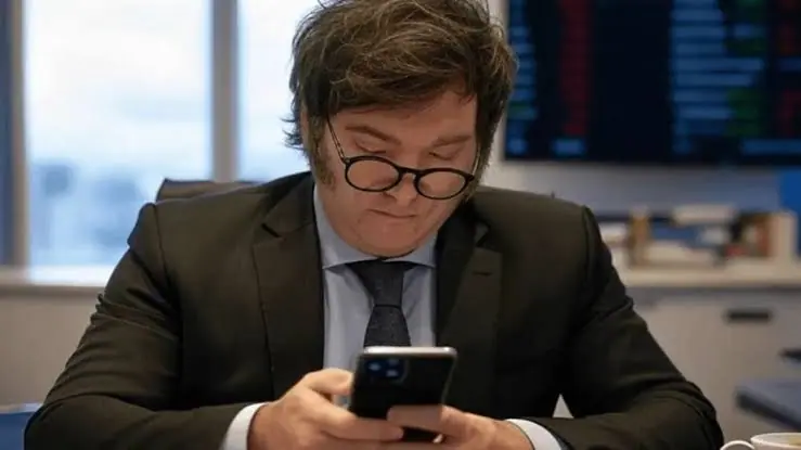 De la ola virtual al desgaste: el desplome del interés digital sobre Milei