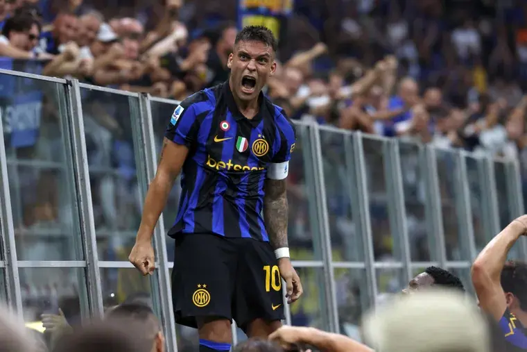 Inter dio vuelta al Napoli con un doblete de Lautaro Martínez