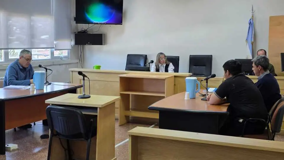 Esquel: Rompió todo en la casa y ahora no puede acercarse