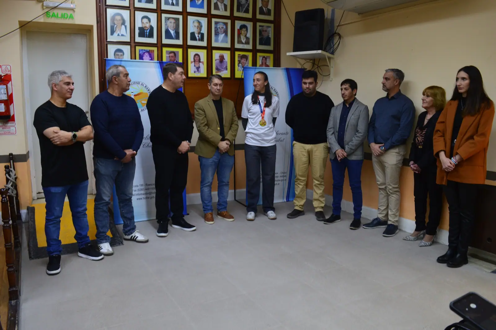Concejales e intendente reconocieron a la flamante campeona mundial de beach handball Sofía Dragonietti 
