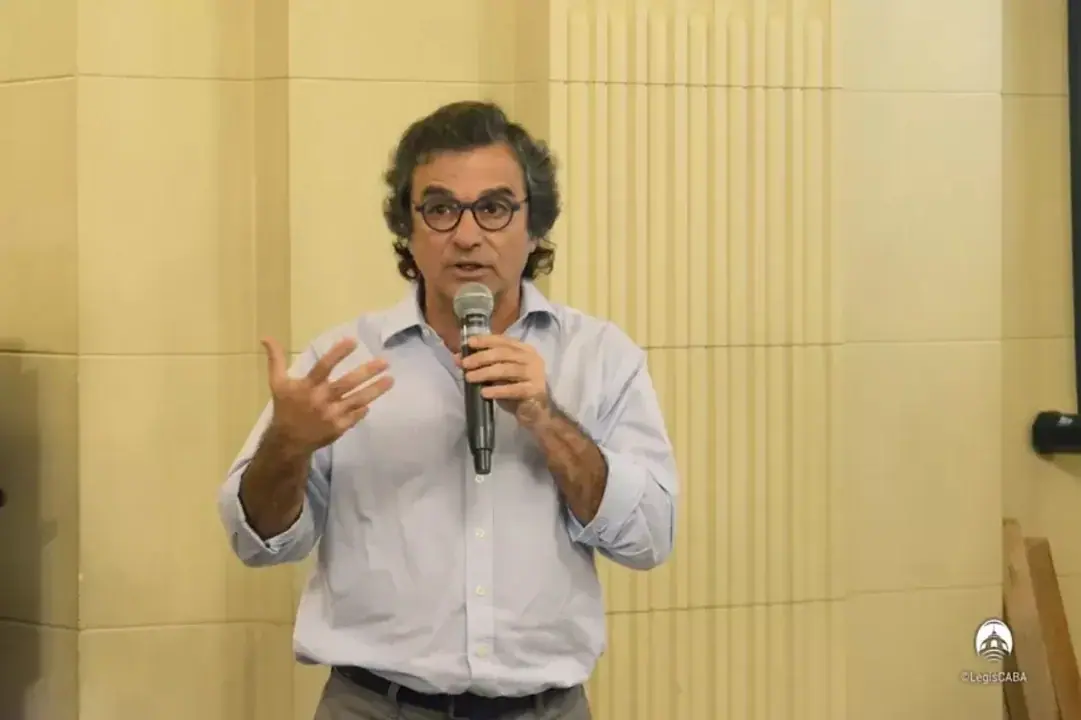 Denuncian a un funcionario de Milei con 8 propiedades sin declarar