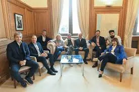 El Gobierno vuelve a reunir a la Mesa Política