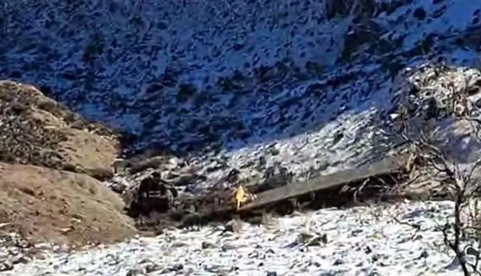 Tragedia en Neuquén: murió un camionero tras desbarrancar con su vehículo