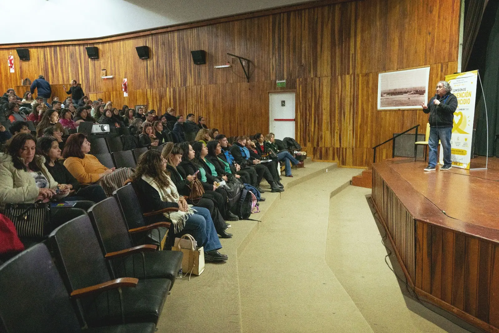 Charla sobre prevención del suicidio