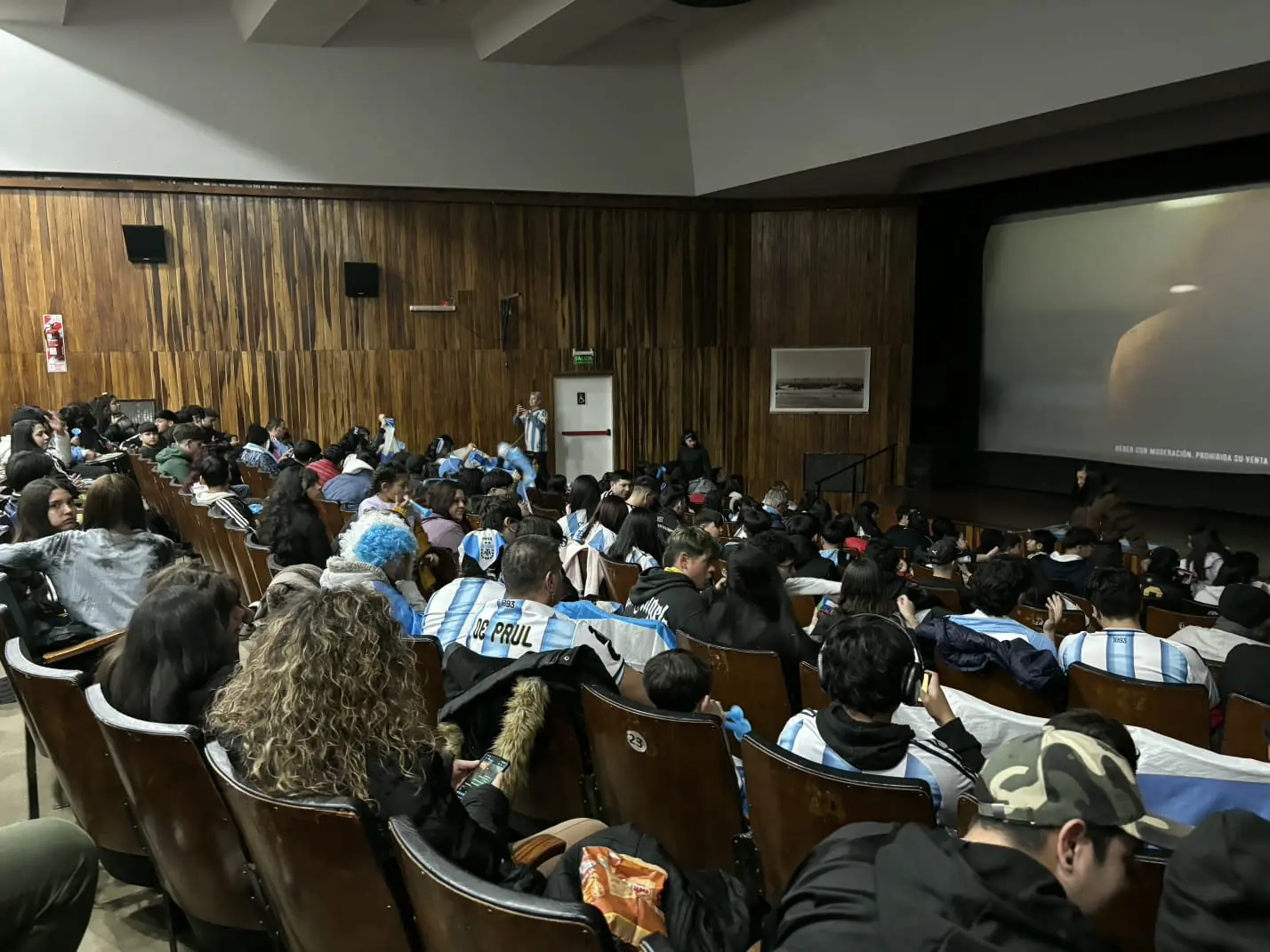 El Cine Teatro se viste de gala para Argentina-Inglaterra
