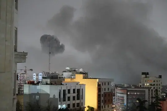Irán lanzó misiles a Israel y Tel Aviv respondió con un bombardeo a Teherán