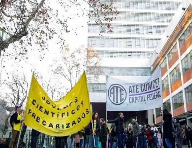 Investigadores del CONICET encaran una nueva protesta bajo una posible ola de despidos