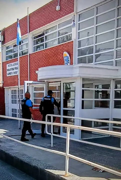 Una adolescente, una mujer y dos sujetos serán investigados por participar en hechos de robo